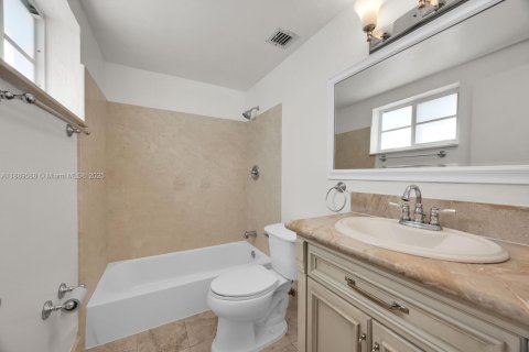 Снять в аренду кондоминиум в Корал-Гейблс, Флорида 2 спальни, 105.35м2, № 1938733 - фото 14