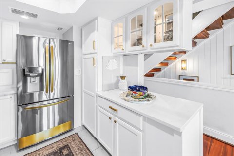 Townhouse in Saint Pete Beach, Florida 2 bedrooms, 113.62 sq.m. № 2210504 - photo 7