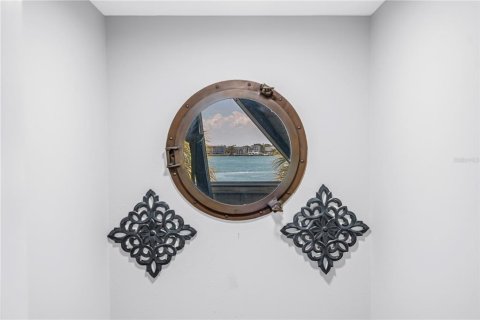Townhouse in Saint Pete Beach, Florida 2 bedrooms, 113.62 sq.m. № 2210504 - photo 23