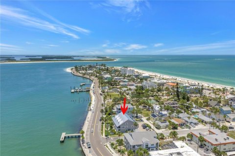Townhouse in Saint Pete Beach, Florida 2 bedrooms, 113.62 sq.m. № 2210504 - photo 26