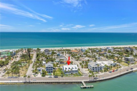 Townhouse in Saint Pete Beach, Florida 2 bedrooms, 113.62 sq.m. № 2210504 - photo 25