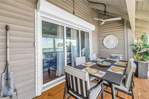 Townhouse in Saint Pete Beach, Florida 2 bedrooms, 113.62 sq.m. № 2210504 - photo 12