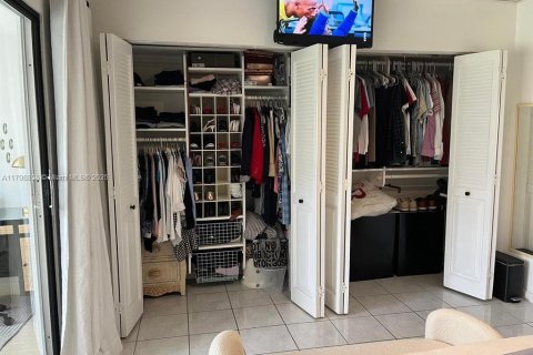 Condo in Deerfield Beach, Florida, 1 bedroom № 1682574 - photo 10