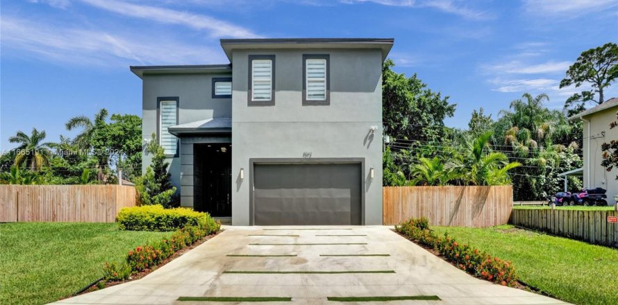 House in Lake Worth, Florida 3 bedrooms, 217.67 sq.m. № 1862546