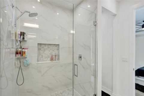 House in Lake Worth, Florida 3 bedrooms, 217.67 sq.m. № 1862546 - photo 27