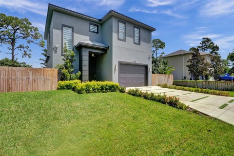 House in Lake Worth, Florida 3 bedrooms, 217.67 sq.m. № 1862546 - photo 3