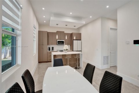House in Lake Worth, Florida 3 bedrooms, 217.67 sq.m. № 1862546 - photo 12