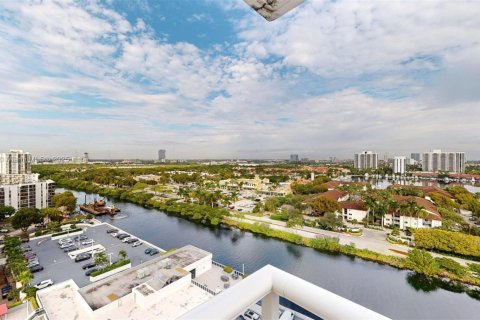 Copropriété à vendre à Aventura, Floride: 2 chambres, 100.24 m2 № 1966434 - photo 3