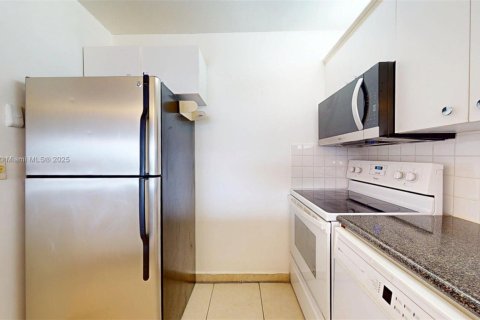 Copropriété à vendre à Aventura, Floride: 2 chambres, 100.24 m2 № 1966434 - photo 14