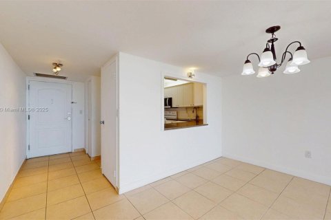 Copropriété à vendre à Aventura, Floride: 2 chambres, 100.24 m2 № 1966434 - photo 8