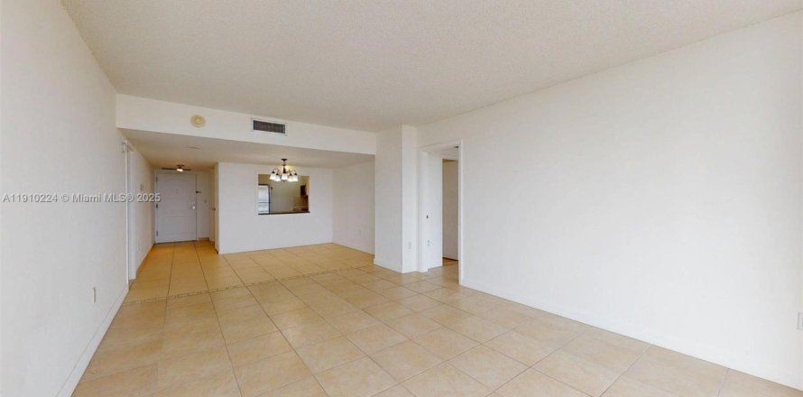 Condo à Aventura, Floride, 2 chambres  № 1966434