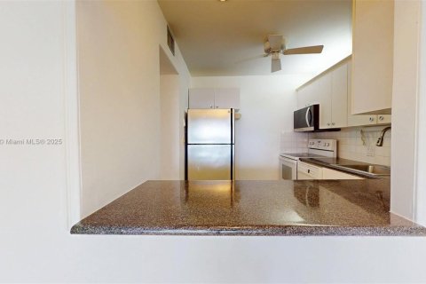 Copropriété à vendre à Aventura, Floride: 2 chambres, 100.24 m2 № 1966434 - photo 20