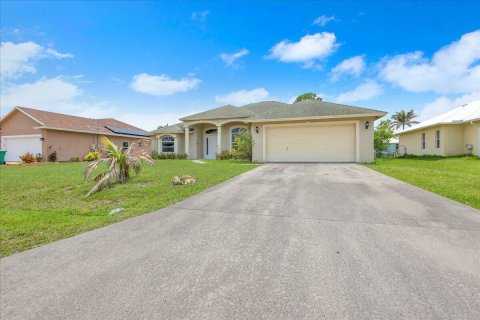 Villa ou maison à vendre à Port St. Lucie, Floride: 3 chambres, 175.49 m2 № 2089485 - photo 2
