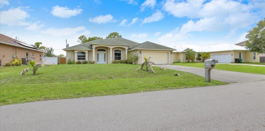 Villa ou maison à Port St. Lucie, Floride 3 chambres, 175.49 m2 № 2089485
