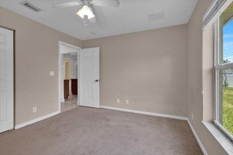 Villa ou maison à vendre à Port St. Lucie, Floride: 3 chambres, 175.49 m2 № 2089485 - photo 19
