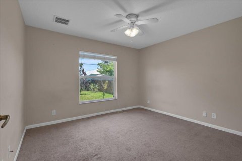 Villa ou maison à vendre à Port St. Lucie, Floride: 3 chambres, 175.49 m2 № 2089485 - photo 17