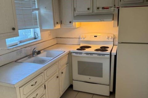 Снять в аренду кондоминиум в Холливуд, Флорида 1 спальня, 52.03м2, № 1998576 - фото 2