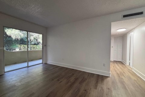 Condominio en alquiler en Doral, Florida, 2 dormitorios, 76.83 m2 № 1968026 - foto 5