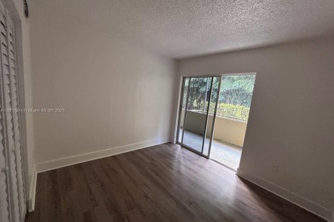 Condominio en alquiler en Doral, Florida, 2 dormitorios, 76.83 m2 № 1968026 - foto 7
