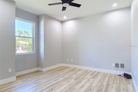 Villa ou maison à vendre à Port Charlotte, Floride: 4 chambres, 176.24 m2 № 2432581 - photo 28