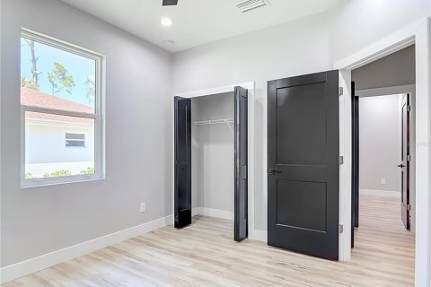 Villa ou maison à vendre à Port Charlotte, Floride: 4 chambres, 176.24 m2 № 2432581 - photo 12