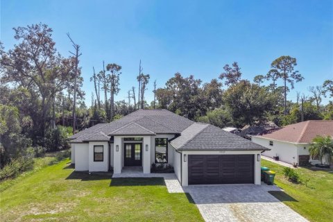 Villa ou maison à Port Charlotte, Floride 4 chambres, 176.24 m2 № 2432581