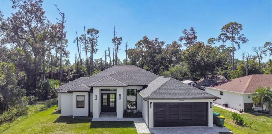 Villa ou maison à Port Charlotte, Floride 4 chambres, 176.24 m2 № 2432581
