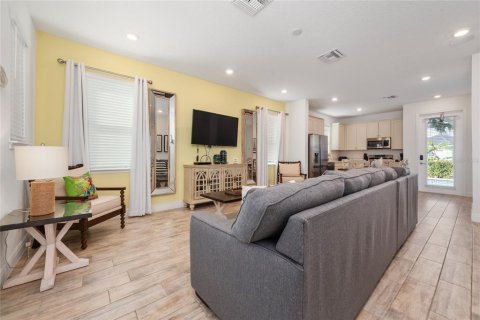 House in Kissimmee, Florida 4 bedrooms, 191.94 sq.m. № 1675070 - photo 8