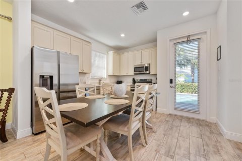 House in Kissimmee, Florida 4 bedrooms, 191.94 sq.m. № 1675070 - photo 9