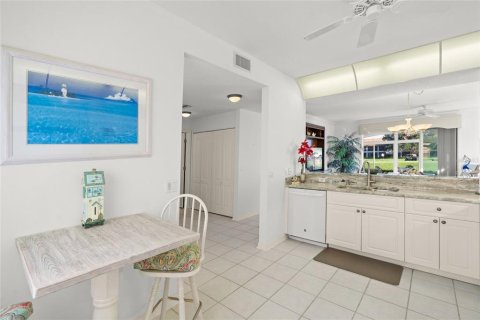 Condo in Venice, Florida, 2 bedrooms № 2428909 - photo 8