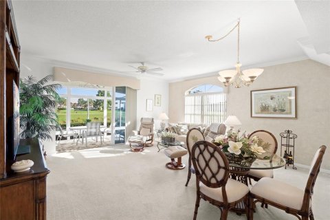 Condo in Venice, Florida, 2 bedrooms № 2428909 - photo 11