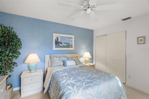 Condo in Venice, Florida, 2 bedrooms № 2428909 - photo 23