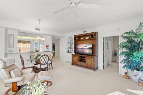 Condo in Venice, Florida, 2 bedrooms № 2428909 - photo 13