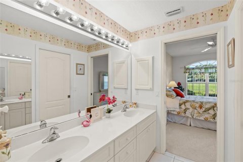 Condo in Venice, Florida, 2 bedrooms № 2428909 - photo 20