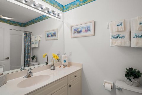 Condo in Venice, Florida, 2 bedrooms № 2428909 - photo 25