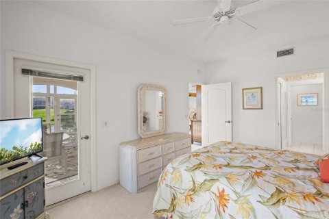 Condo in Venice, Florida, 2 bedrooms № 2428909 - photo 17