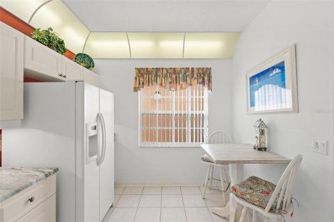 Condo in Venice, Florida, 2 bedrooms № 2428909 - photo 9