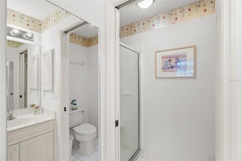 Condo in Venice, Florida, 2 bedrooms № 2428909 - photo 19