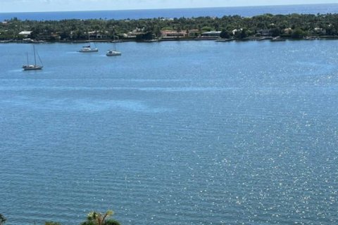 Condo in West Palm Beach, Florida, 1 bedroom  № 1187309 - photo 1