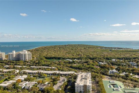 Condo in Key Biscayne, Florida, 1 bedroom № 2034021 - photo 29