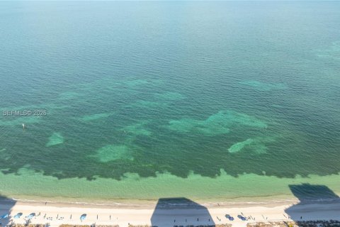 Condo in Key Biscayne, Florida, 1 bedroom № 2034021 - photo 27