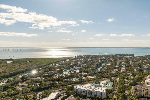 Condo in Key Biscayne, Florida, 1 bedroom № 2034021 - photo 23