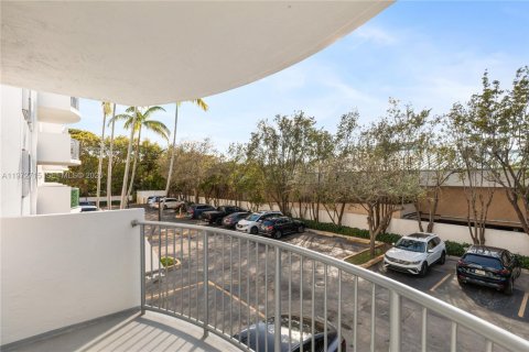 Condo in Key Biscayne, Florida, 1 bedroom № 2034021 - photo 19