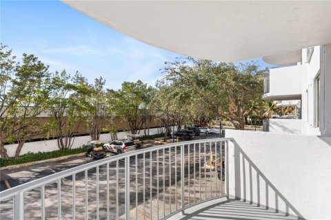 Condo in Key Biscayne, Florida, 1 bedroom № 2034021 - photo 18