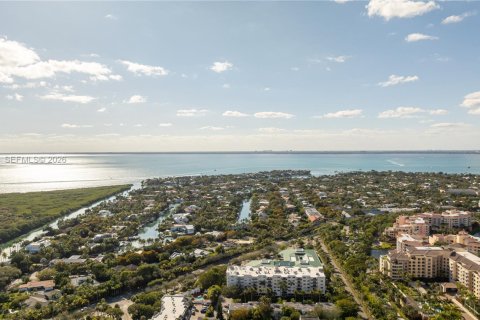 Condo in Key Biscayne, Florida, 1 bedroom № 2034021 - photo 17