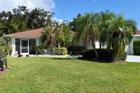 House in Parrish, Florida 2 bedrooms, 153.75 sq.m. № 2352412
