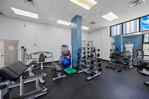 Condo in Sunny Isles Beach, Florida, 2 bedrooms  № 2037999 - photo 28