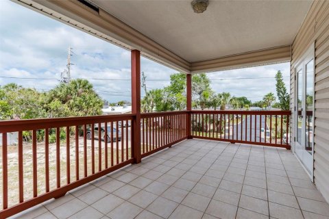 House in Indian Rocks Beach, Florida 3 bedrooms, 303.05 sq.m. № 2097436 - photo 24