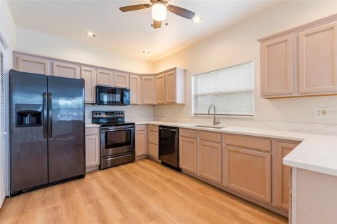House in Indian Rocks Beach, Florida 3 bedrooms, 303.05 sq.m. № 2097436 - photo 17