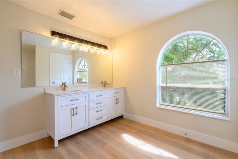 House in Indian Rocks Beach, Florida 3 bedrooms, 303.05 sq.m. № 2097436 - photo 28